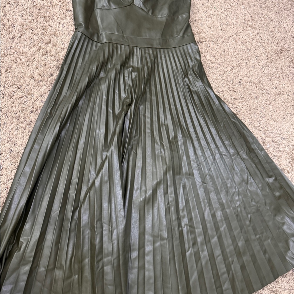 Scoop NYC Olive Green Pleated Midi Dress